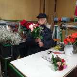 Ad accoglierci, all�interno del locale dall�aspetto antico, � l�87enne Giuseppe Bonasia